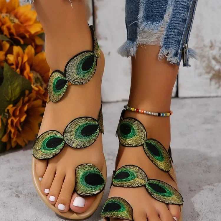 New Arrival Yellow Embroidered Artificial Flower Fashion Sandals Flat Shoes Size 43 Summer Outdoor Beach Shoes Travel Mom Shoes T250318