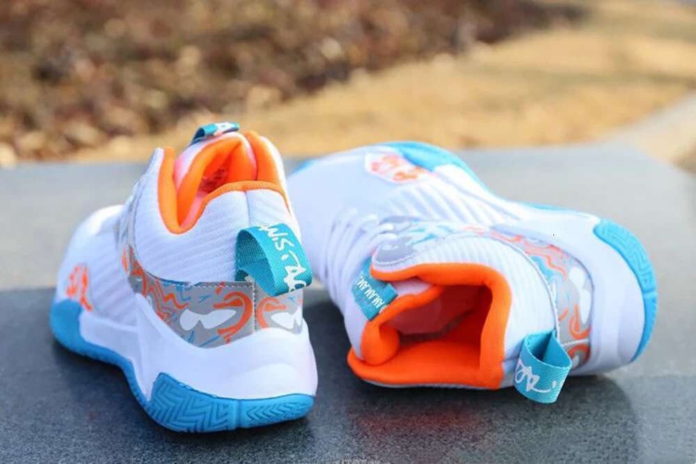 2025 new sports shoes men's mesh breathable men's designer fashionable running sports shoes anti slip spring and autumn men's basketbal
