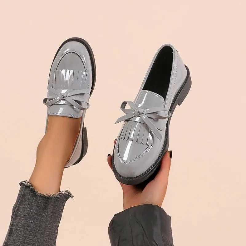 Womens shoes patent leather womens shoes British tassel casual womens shoes butterfly bow comfortable small leather shoesXJ250319