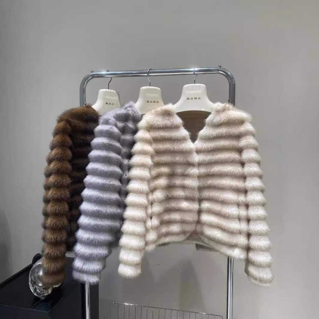 2024 Winter New V-neck Imitation mink Short environmentally friendly fur integrated high-end coat for women
