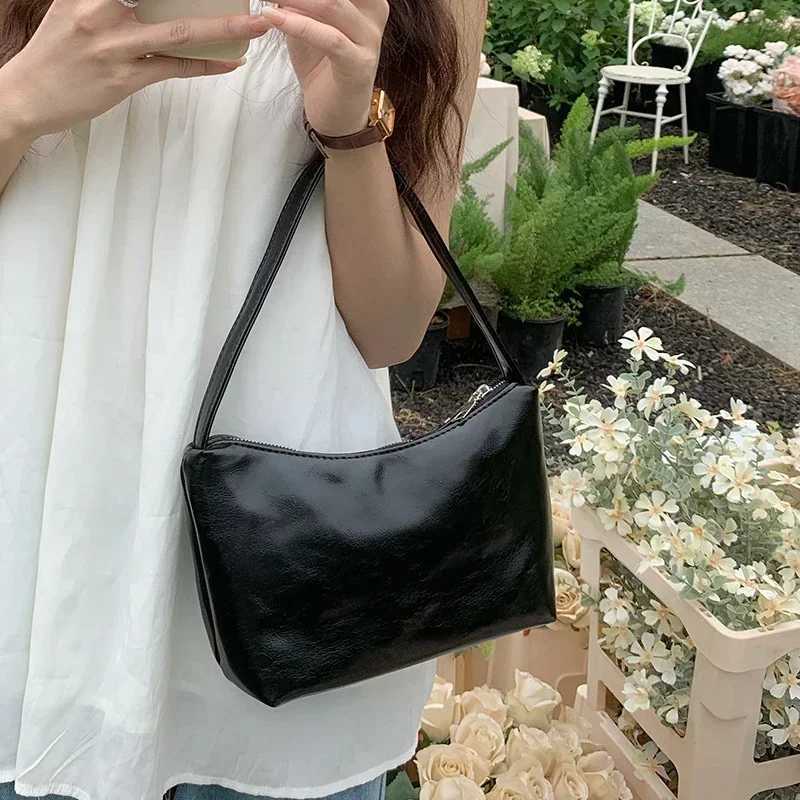 New Simple Solid Color Shoder Bag Soft PU Leather Small Tote for Wen Niche Design Underarm Bag Dating Shopping Handbag Z250318