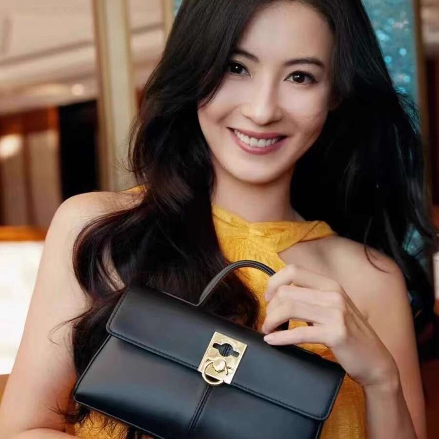 Light Luxury CF Small Stancewallet Handheld Briefcase Classic Cowhide Commuting One Shoulder Crossbody Bag