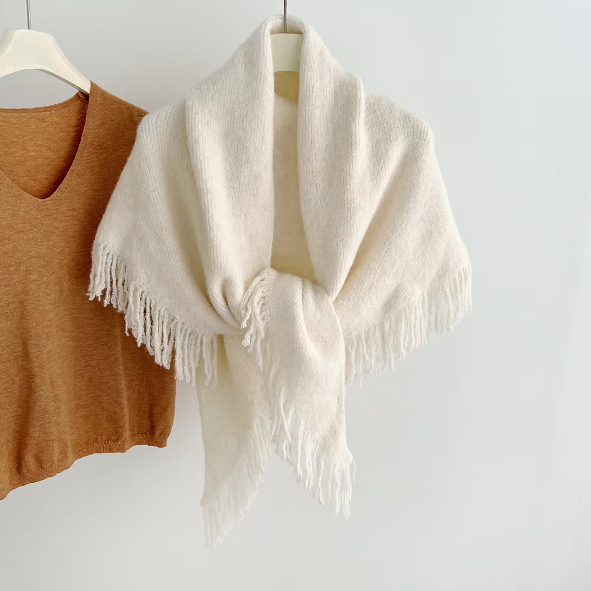 K170 2024 new autumn and winter fashion all-match solid color tassel triangle shawl female warm neck protection advanced simple scarf