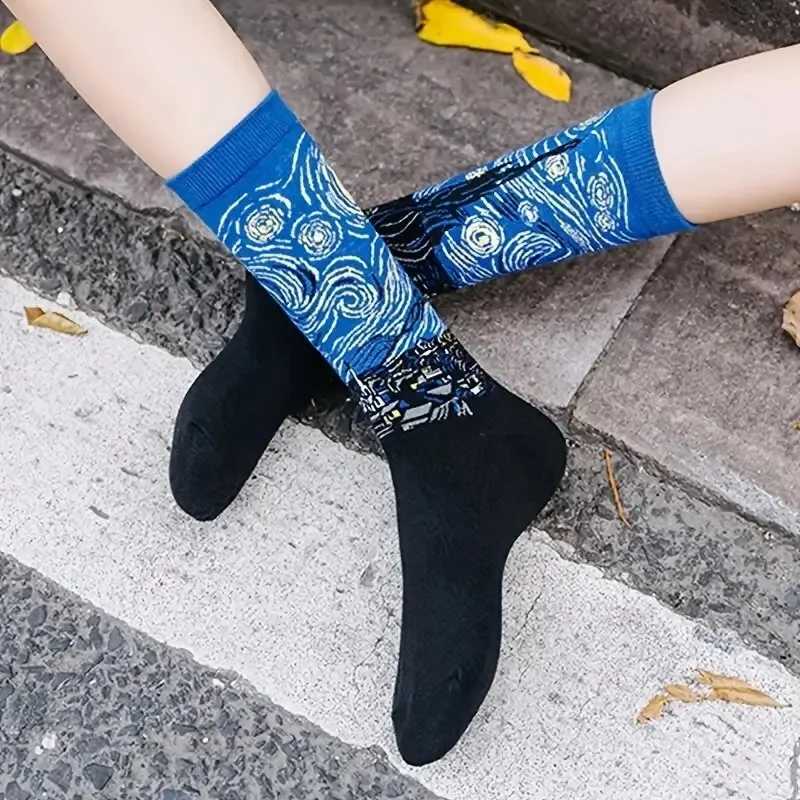 1 pair of mens retro abstract oil painting art socks shouting modern Van Gogh starry night happy oil painting comfortable skateboard socks X250319