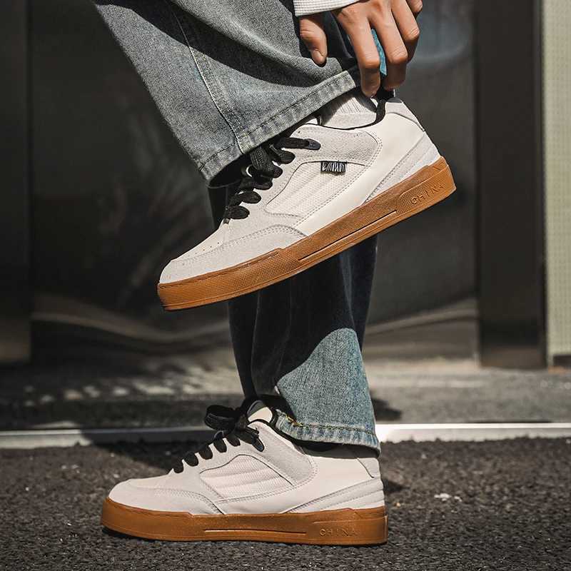 Harajuku Skateboarding Shoes Men Fi Beige Breathable Mens Skate Shoes Casual Man Sneakers hbre shoes Y250318
