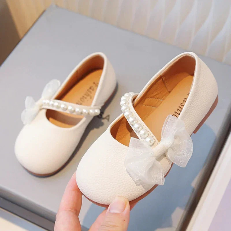 Girl Princess Leather Shoes Fashion Edition Soft Elegant Lace Bow Beaded Childrens Slippers Wedding Slide on Mary Jens 250319