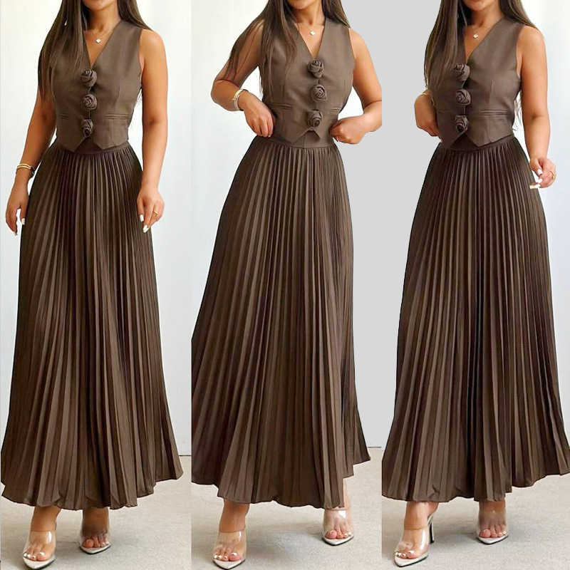 Set of women's summer sleeveless vest, heavy-duty half body pleated long sleeved women's clothing, high-end two-piece set 250315