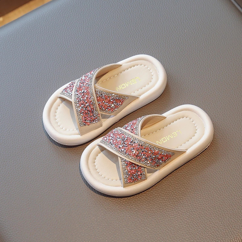 Girls Sliding Water Diamond Platform Beach Beautiful Leisure Childrens Sliding Open Toe Shining Sweet Anti slip Childrens Shoes 250318