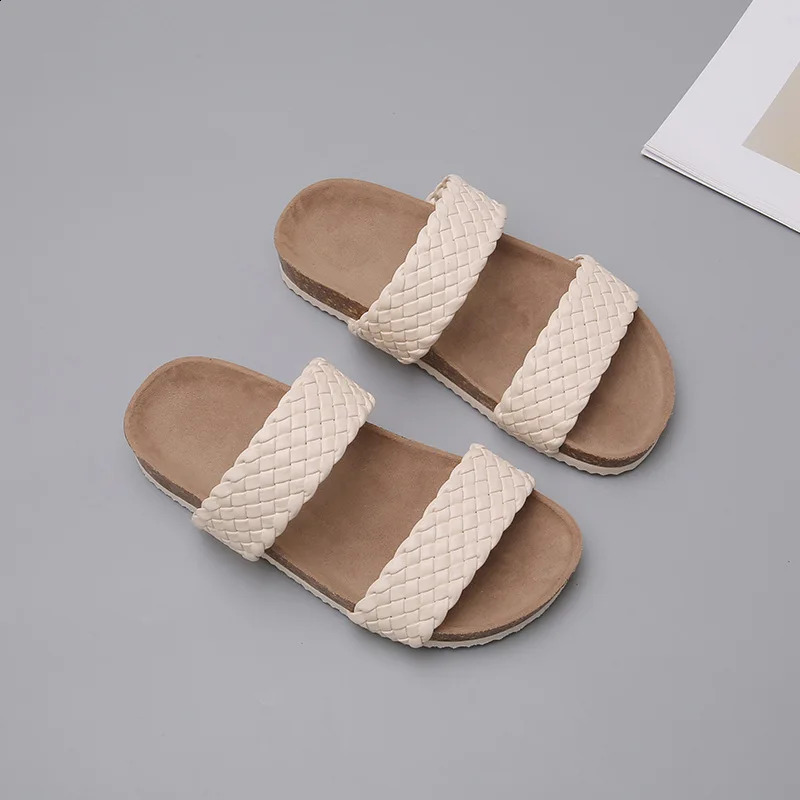 Girls Slippers Summer Retro Childrens Beach Shoes Soft Sold Cuomo Kids Wear Stylish Woven One-line Brackets 250318