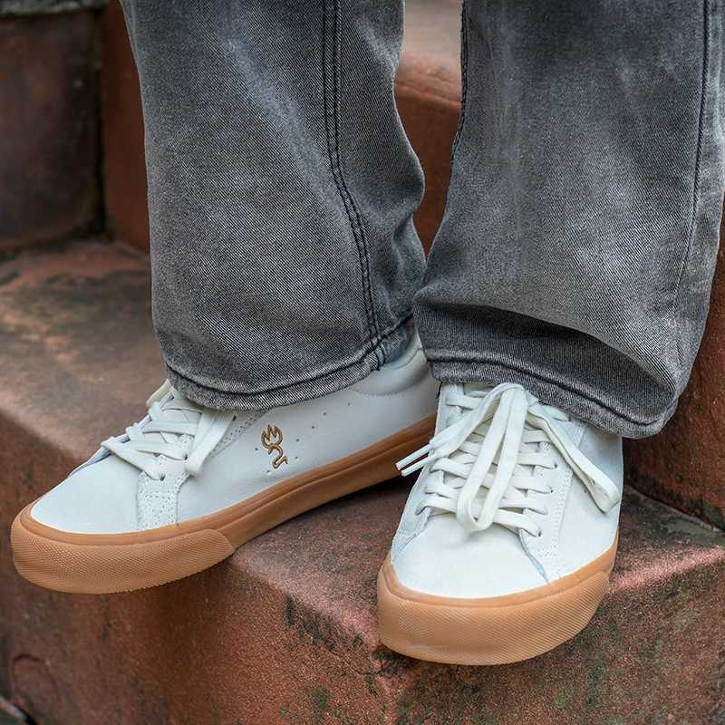 Jewelry Stylish Casual Sneakers Wen Men shoes premium suede skateboard Shoes Breathable vcani Skate shoes durable Sole Y250318