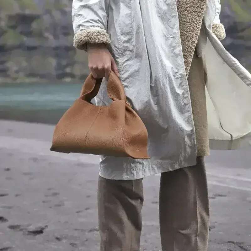 Designer Shoulder Women's Dumpg Shape Tote Solid Color Lychee Pattern Simple Fashion Versatile Crossbody Bag