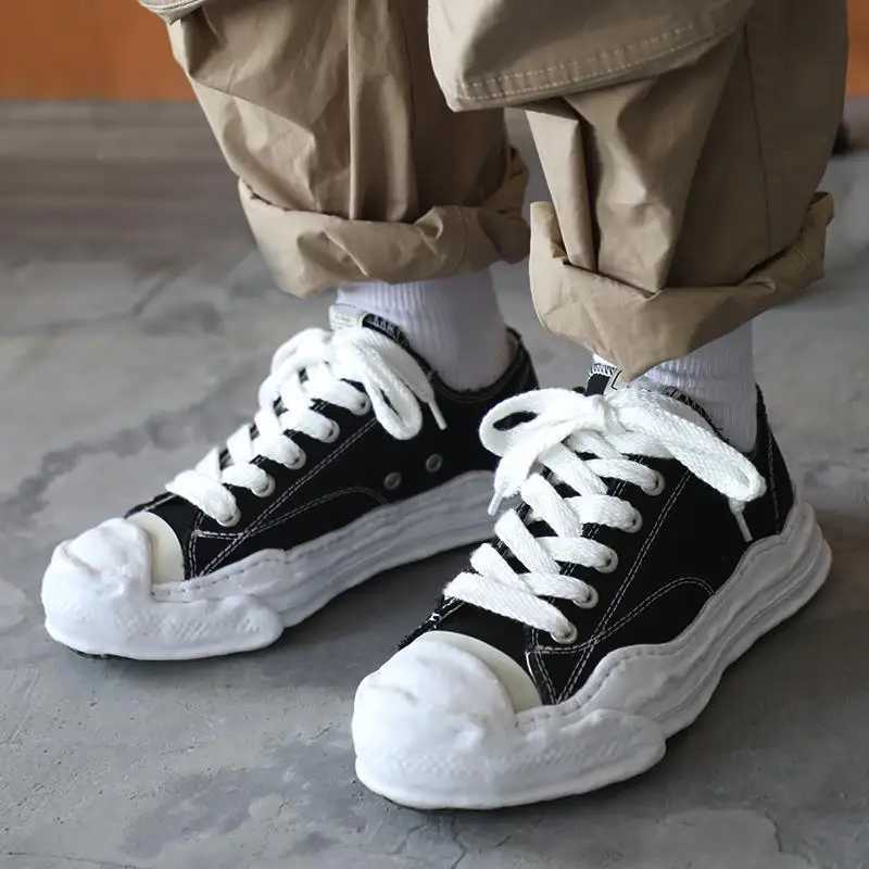 Versatile design trendy shoes for couples with thick soles raised canvas casual shoes anti slip and breathable board shoes Y250318