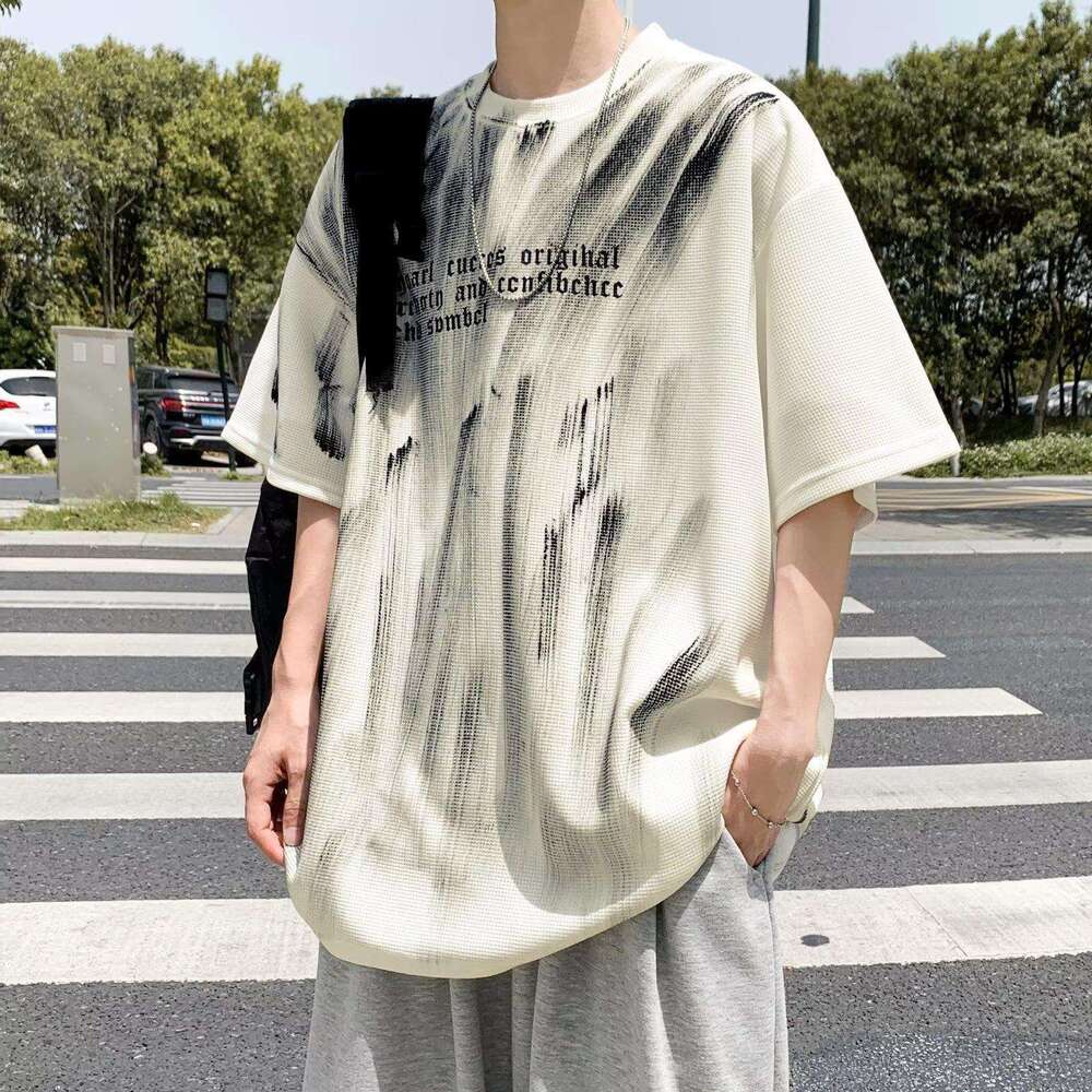 China-Chic niche design sense hand drawn graffiti T-shirt men's summer high street oversize hip-hop sports shirt