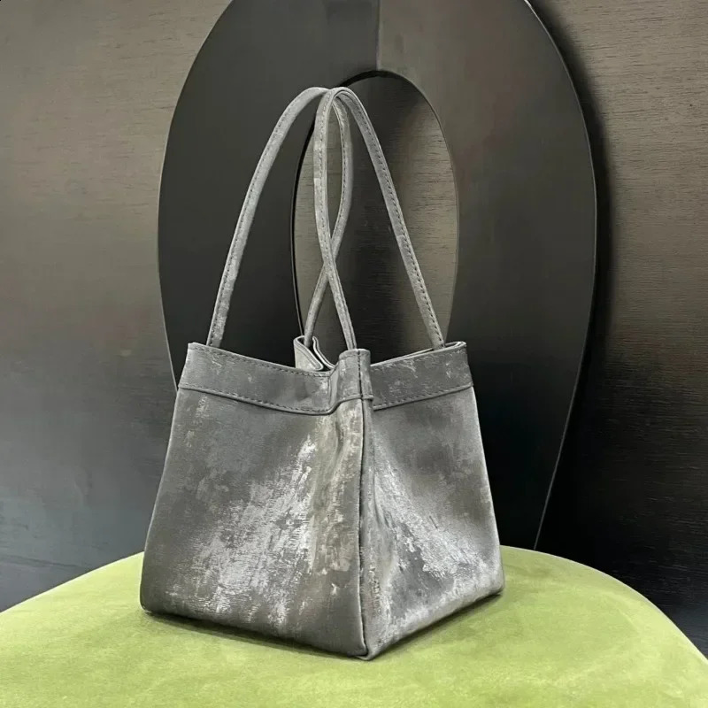 Xiuya Aesthetic Silver Women Handbag Chinese Bucket Bag Small Premium Retro Womens Horizontal Bag 250317