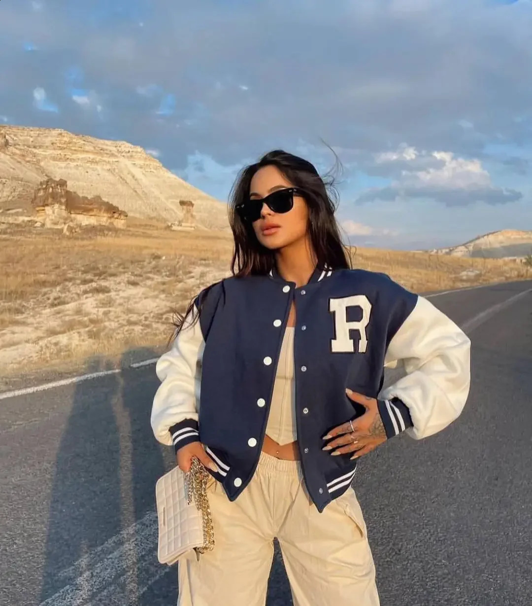 Womens fashionable autumn and winter long sleeved baseball thick streetwear jacket casual hiphop button 250317