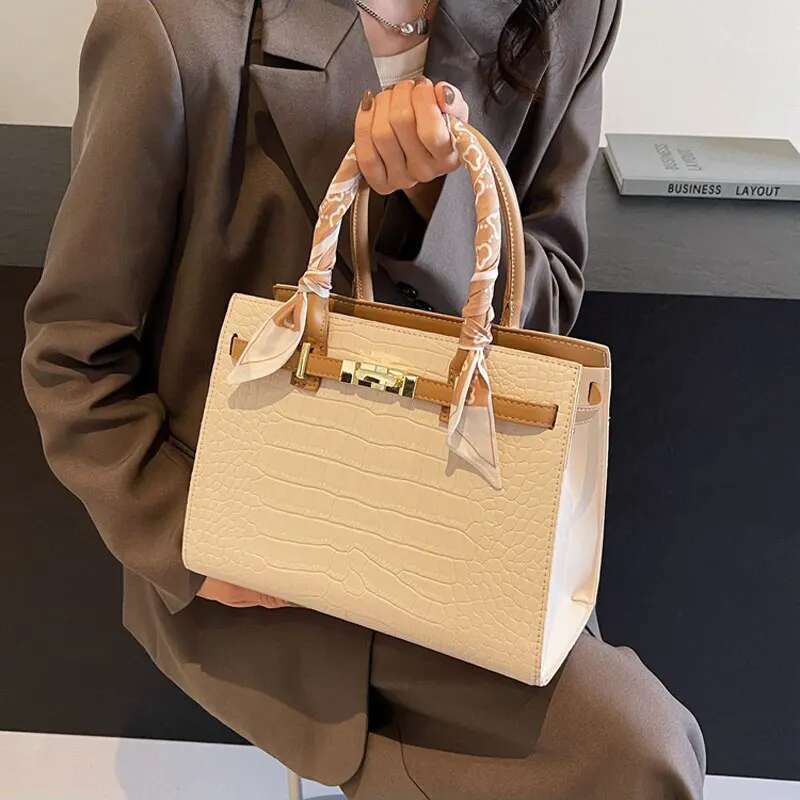 New Women s Large Capacity Slant Shoulder leisure Bridal Wedding Red Handbag Casual Fashion PU Leather Bag Designer Women trend s Trendy Shoulder Bag