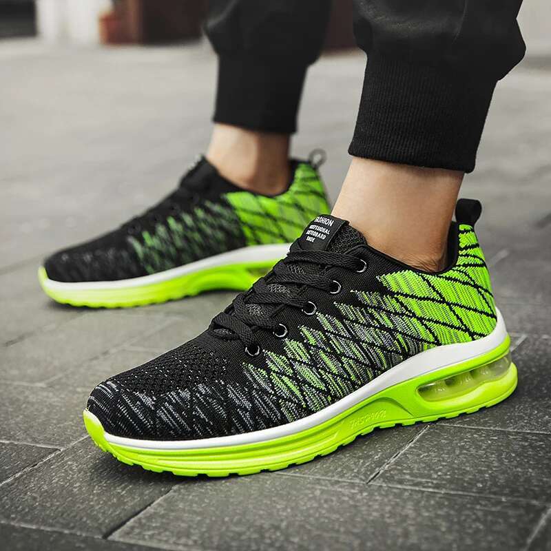 2025 new casual sports men's walking running shoes with mesh surface, breathable and anti slip design, fashionable men's running shoes