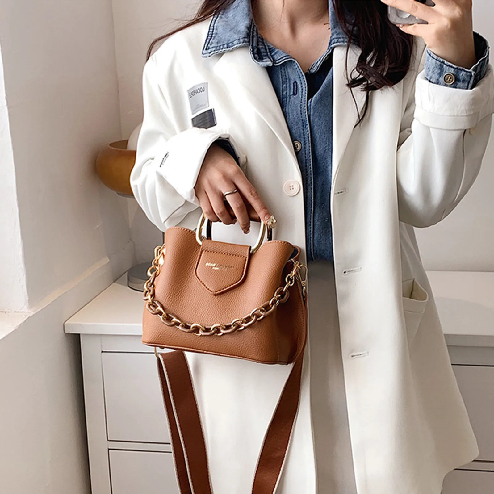 Solid Acrylic Chain Pu Vertical Pillow Bag Trend Personalized One Shoulder Crossbody Bag Womens Bag Mochilas For Women 250318