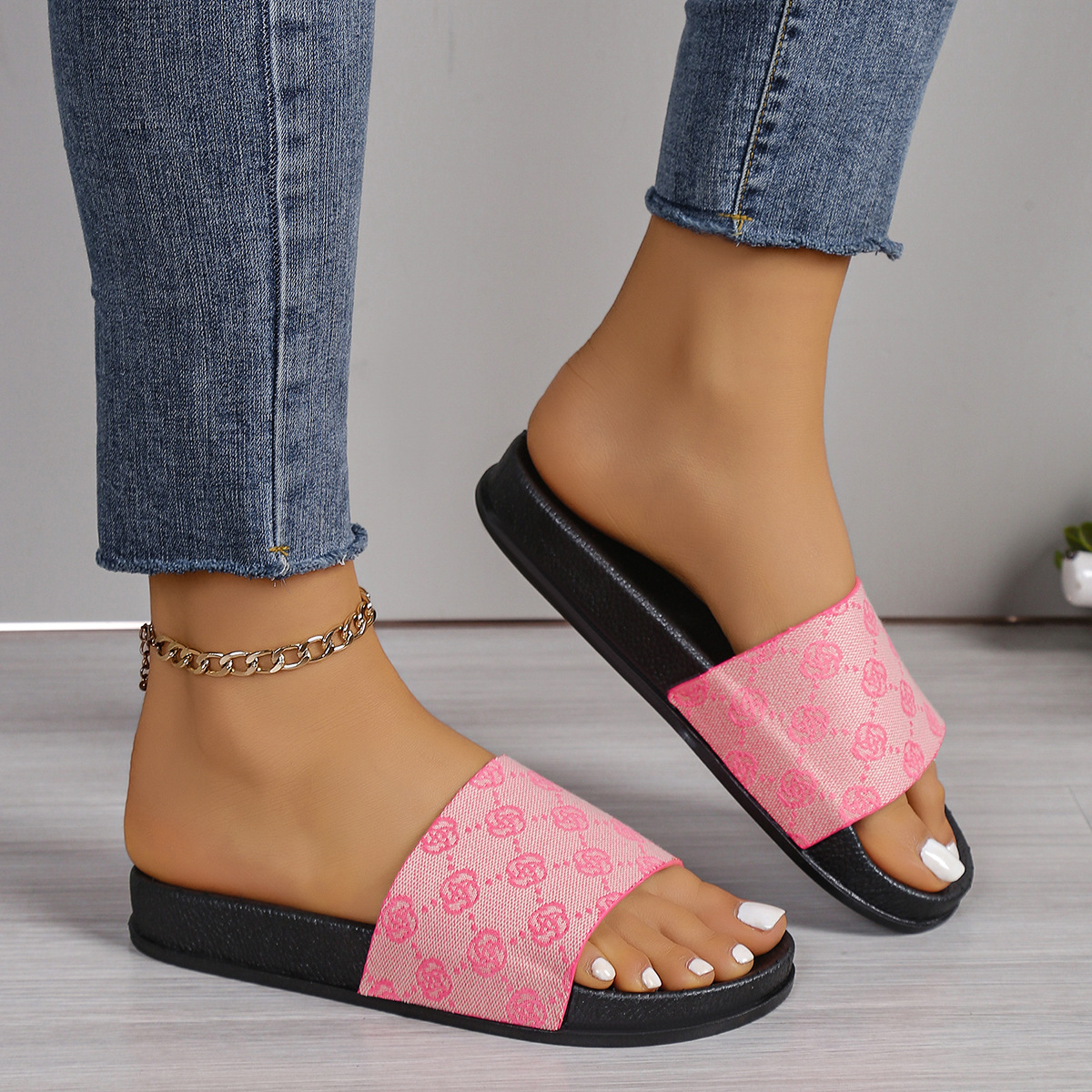 Free shipping 2025 designer slippers flat slides for womens sandals girl fashion Open toed slipper outdoor summer shoes