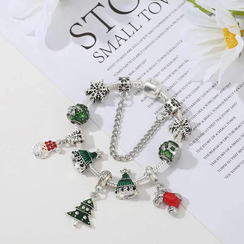 Green Christmas Tree Beads Pendant Charm Bracelets With Silver Color Chain Bracelets For Women Kids Xmas Jewelry Gift Hot Sale