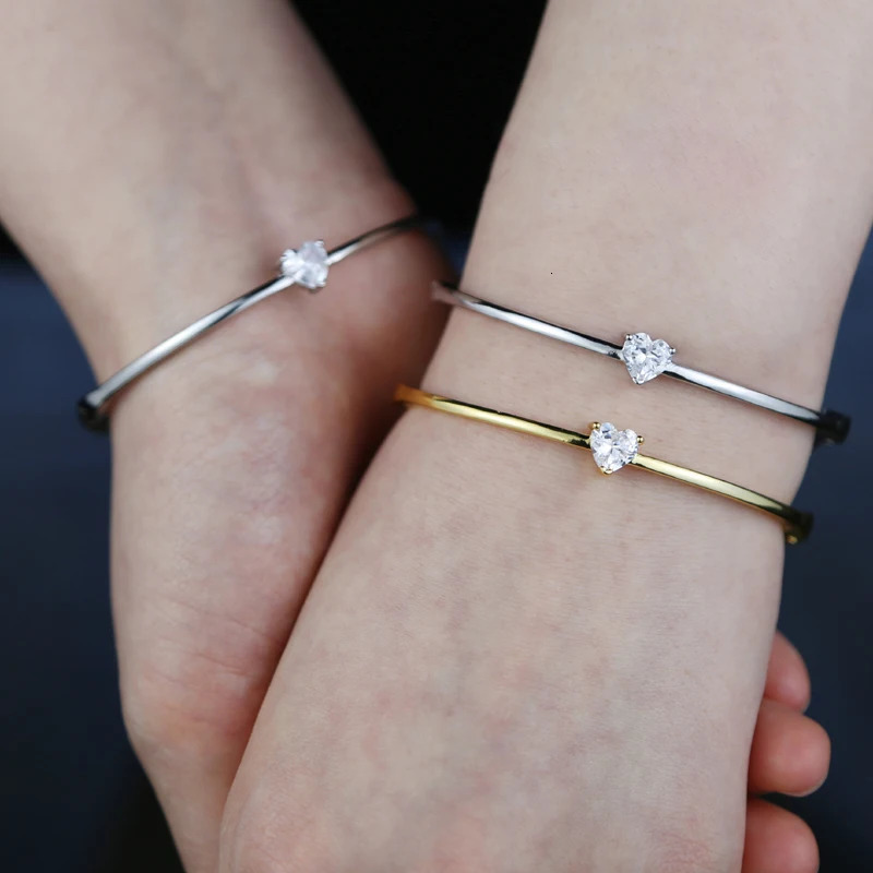 Single 5A Heart Shaped Cubic Zirconia CZ Bangle Bracelet For Women Wholesale Simple Classic Jewelry 250320