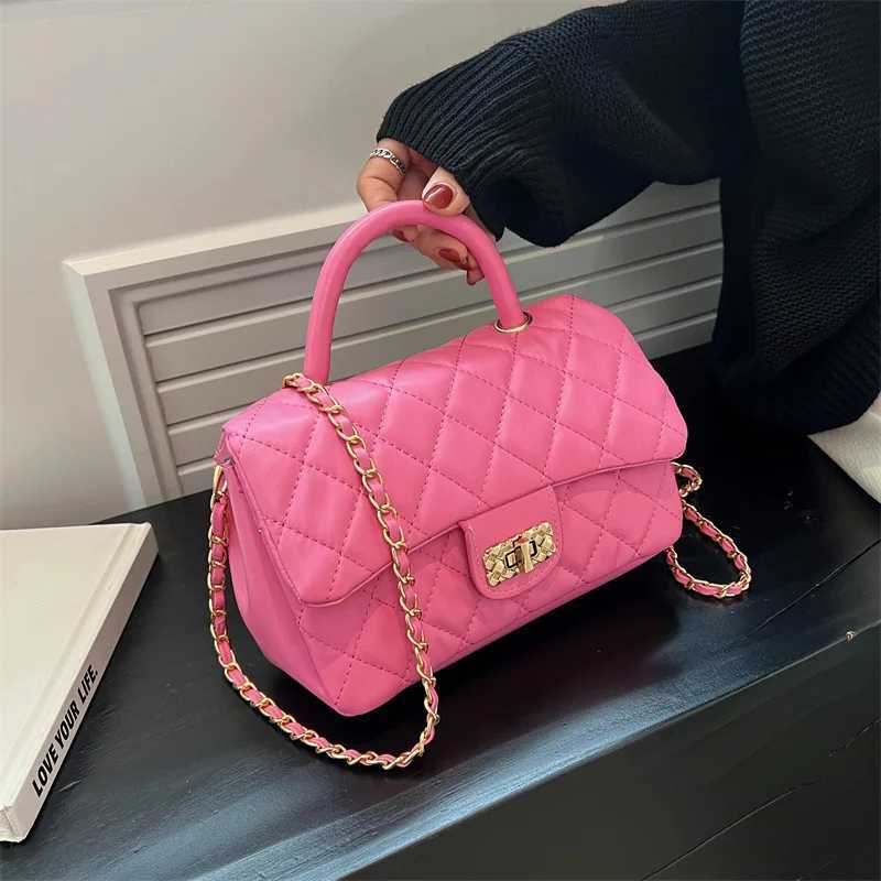 Quiltednew arrived at the fashion chain cross bag trendy texture backpack small square bag Y250319