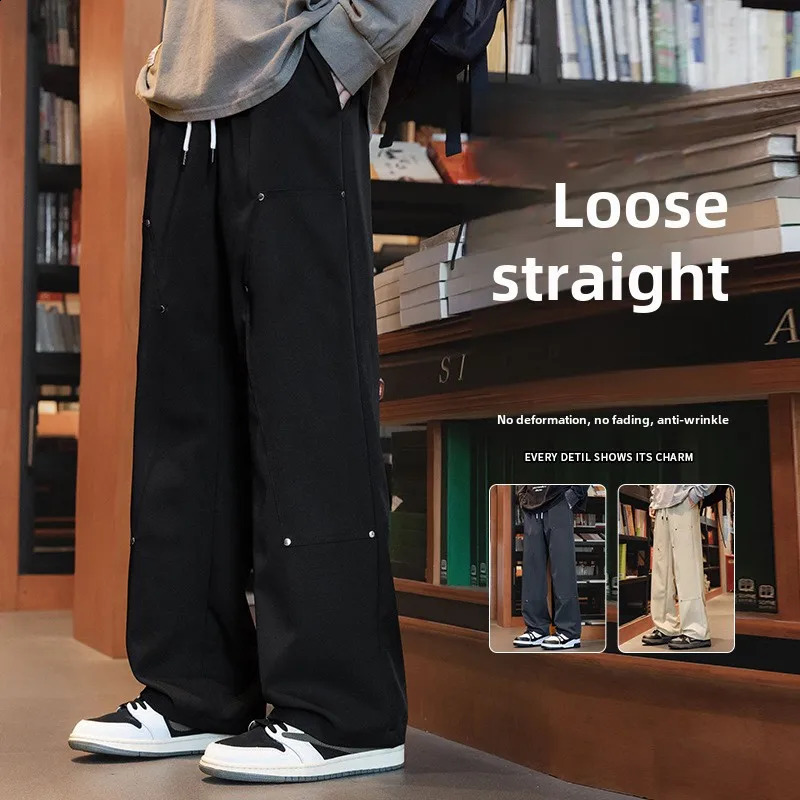 American style mens fashion autumn freight pants casual scene 250317