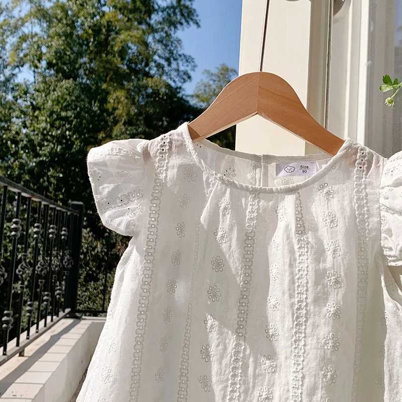 Girls summer lotus leaf lace short sleeved T-shirt suitable for children white childrens clothing toddler clothing baby clothingT250320