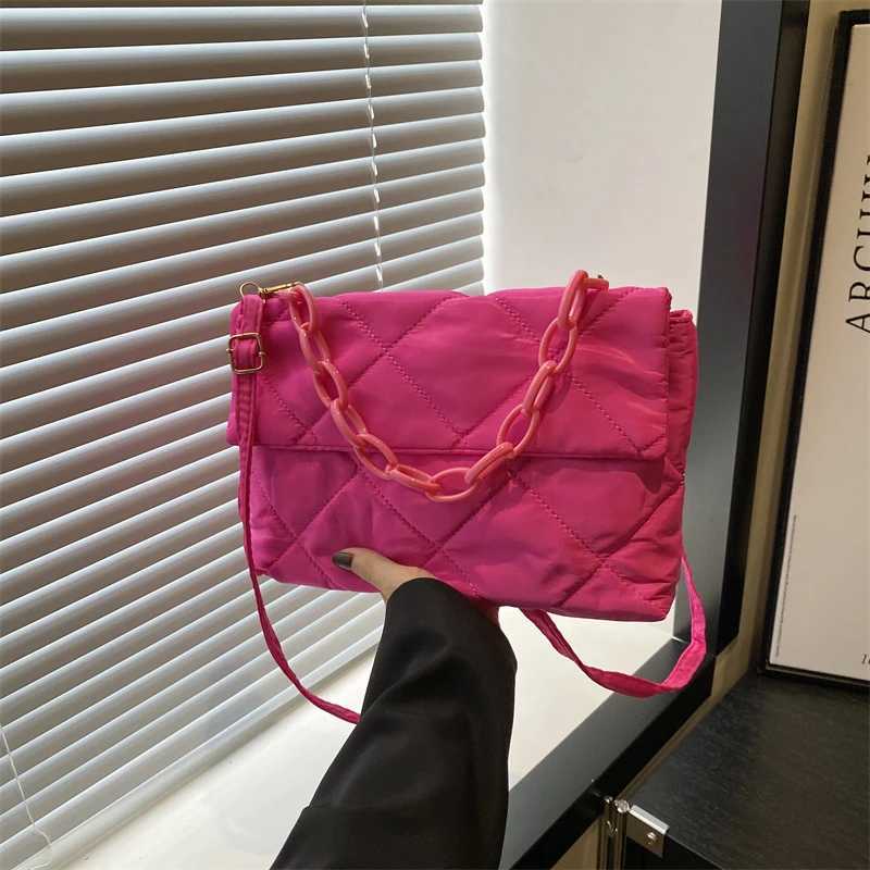 Acrylic chain cross shaped square bag casual flip cover womens commuting bag bedding fully matched winter large capacity womens shopping bag Y250319