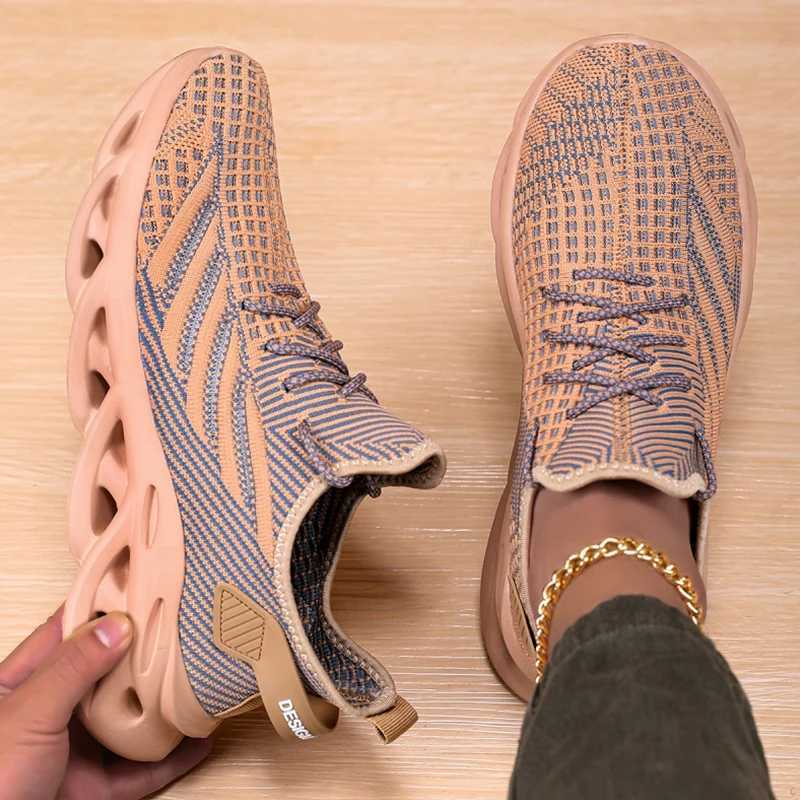 Black mens blade sports shoes anti slip outdoor sports mens running and walking shoes comfortable training tennis shoes size 39-46W250320