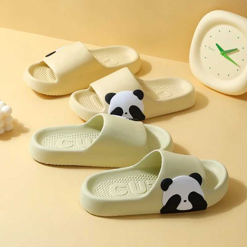 Soft and soft bottom Wens slider absorbs impact with its N-slip Bathro slider cute panda printing flat slider Y250320