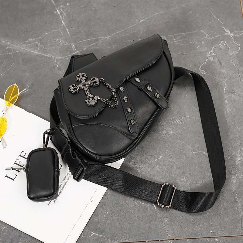Fashion Rivet Saddle Men Crossbody Bags Brand Design Flap Shoulder Hip Hop Men's Chest Bag PU Leather Handbags