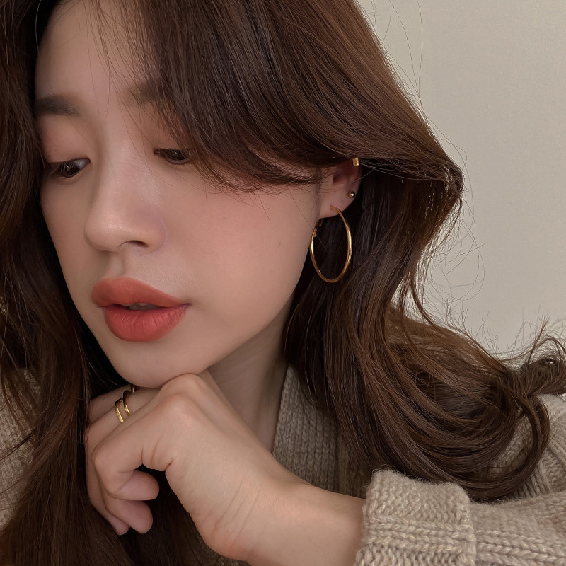 Basic Yet Stylish Metal Charm Earrings for Everyday Wear