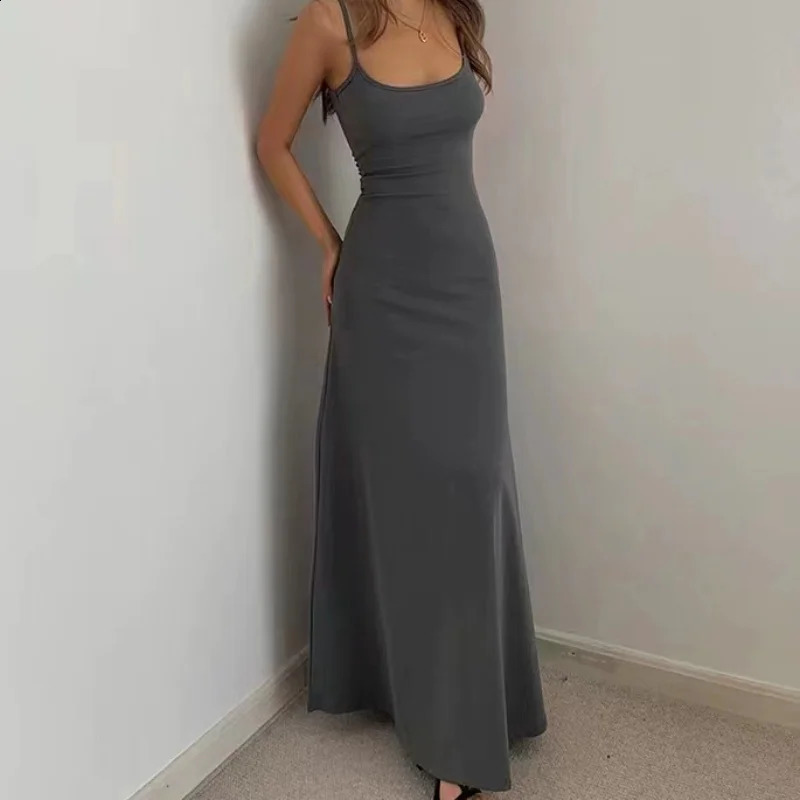 Fashionable Minimalist and Casual Style The Suspender Long Dress Is Super A- shaped with a Curvy and Stylish Figure The S-w 250319