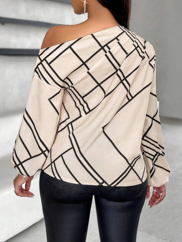 Ladies receive elegant casual shirts with striped prints pleats and asymmetrical necklaces as a daily gift for spring summer 250319