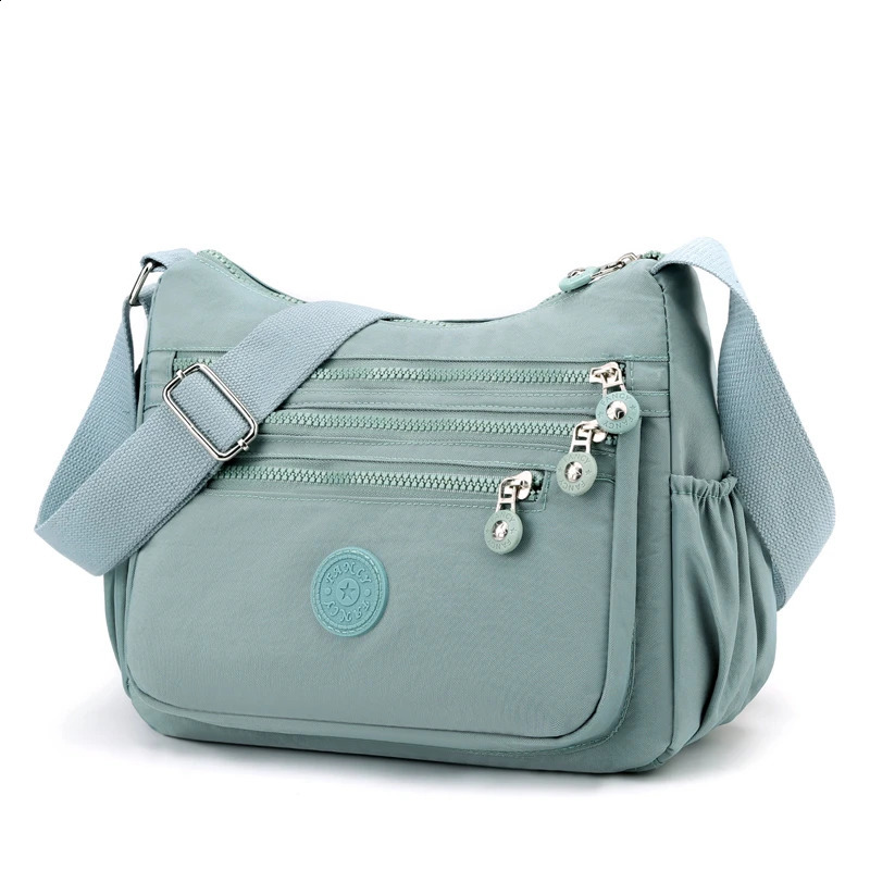 High capacity shoulder cross bag suitable for womens wallets waterproof nylon handbag mothers shopping and vacations 250317