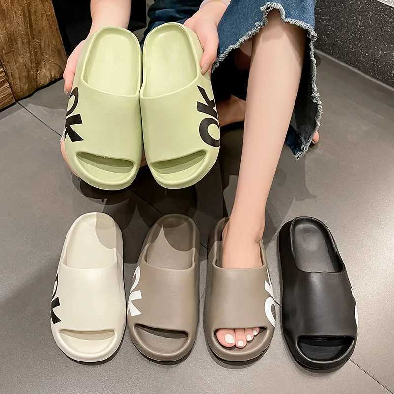 Trend slider mens summer new thick sole step poop feeling men wearing casual soft sole N-slip sandals outside the beach Y250320
