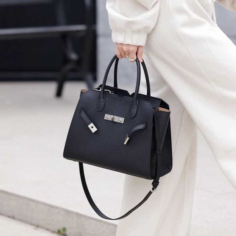 Leisure large capacity trapezoidal handbag high-quality full grain cow leather womens handbag travel commuting shoulder bag Y250319
