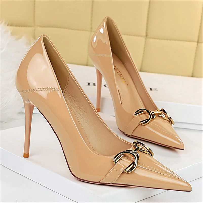 Wen 7cm 10cm High H Wedding Nude Green Red Pump Womens Luxury Designer Metal Chain Stiletto Heels Y250319