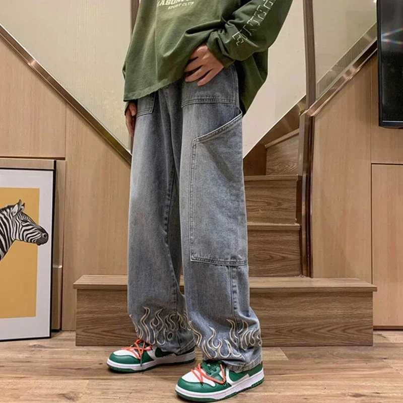 2024 New Embroidered Mens Jeans Neutral Wide Fashion Cowboy Trouser Waist Straight Cowboy Youth Casual Hip Hop PantsT250319