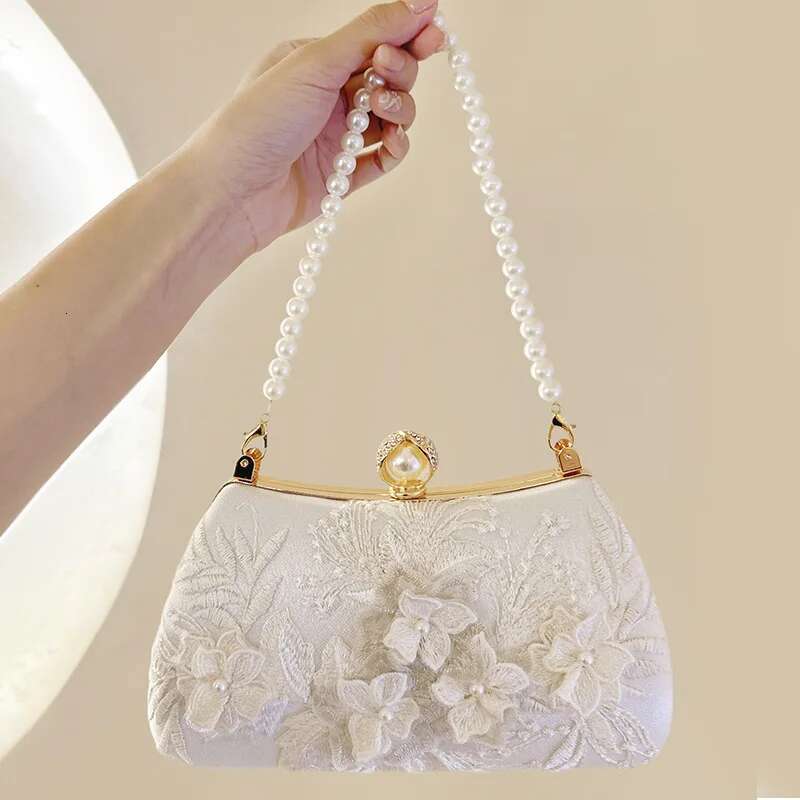 Pearl Chain Handbags Female White Embroidered Cheongsam Dress Clutch Purse Evening Bags Over Shoulder Party Wedding Prom