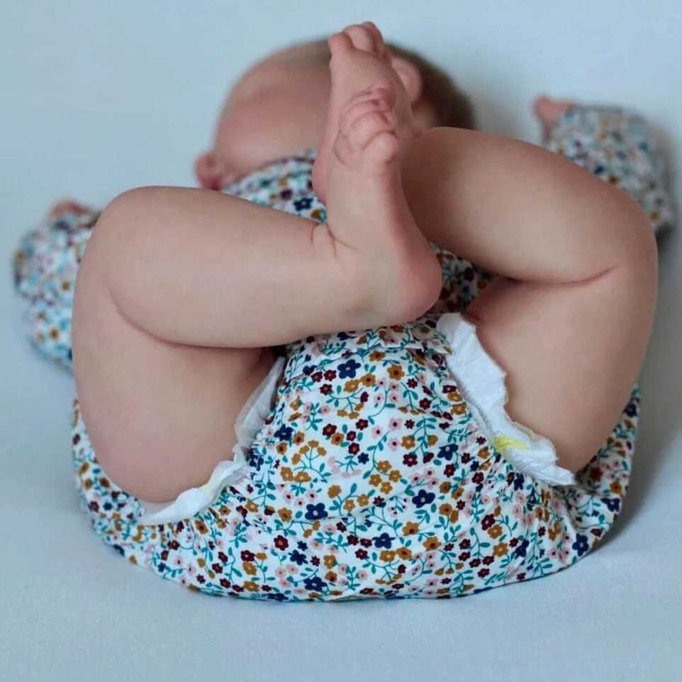 Peaches Soft Body Reborn Sleeping Baby Doll with 3D Skin Multi Layer Painting Touching Doll with Hands and Hair W250320