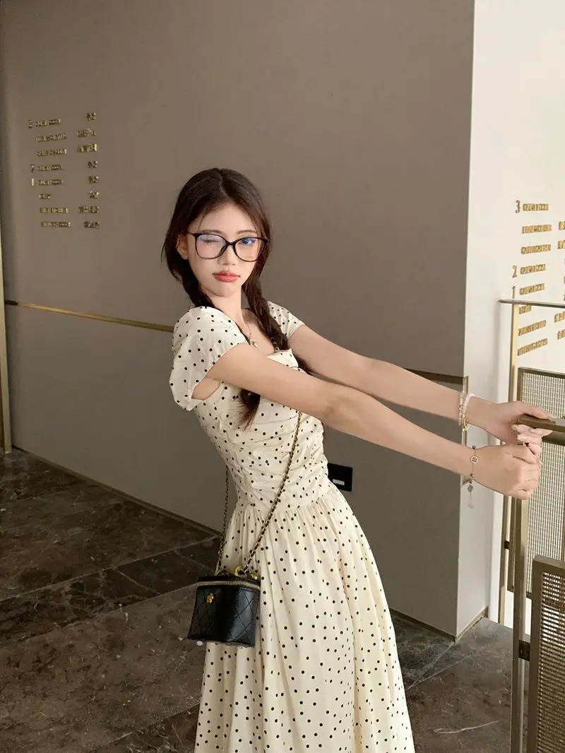 with polka dot flying sleeves for womens age reduction ultra-thin skin long temperature and external skin wear. Communicating 250314