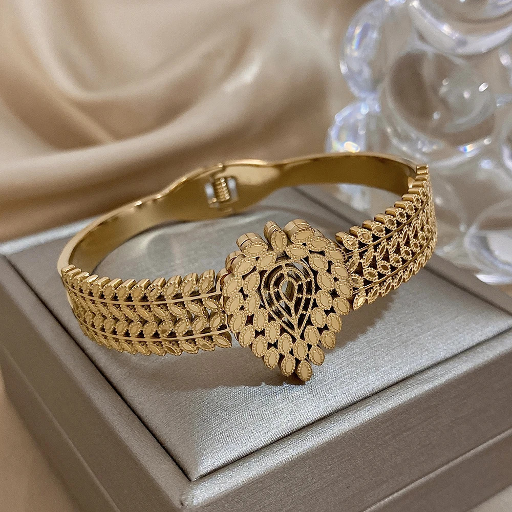 Vintage Stainless Steel Open Bracelet for Women Men Hollow Teardrop Leaf Shape Cuff Bangles Bracelet Unique Leaves Party Jewelry 250320