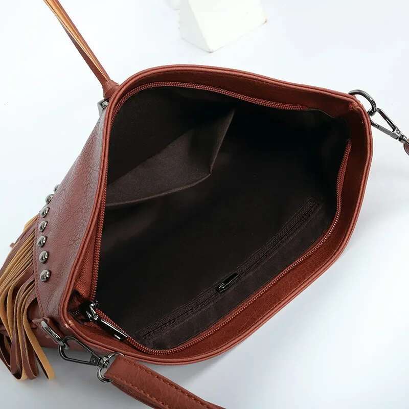Brand Design Rivet Women Messenger Tassel Fringe Women's Shoulder Bags Handbag Travel Female Crossbody Bag Ladies Clutches