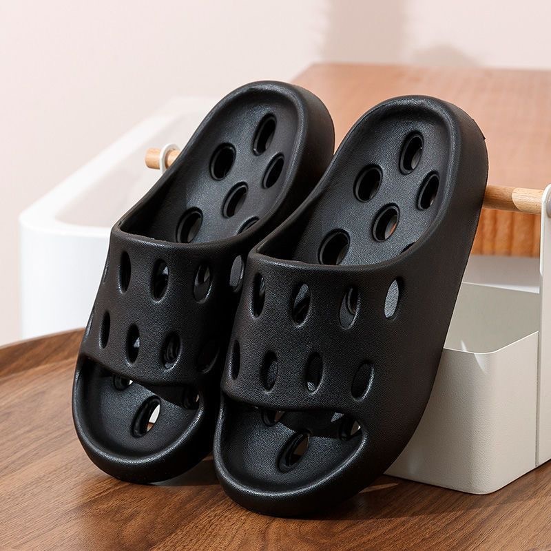 2025 New Summer Women Men Non Slip Bathroom Couple Bathing Slippers Thick Sole Home Sandals Men Leaking Summer Cool Slippers