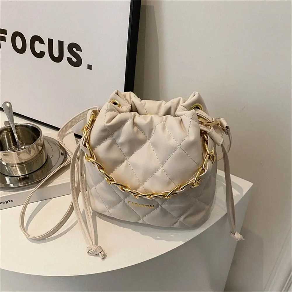 PU Leather Shoulder Bag Fashion Large Capacity Solid Color Cross Body Bag Chain Handbag for Women Y250319