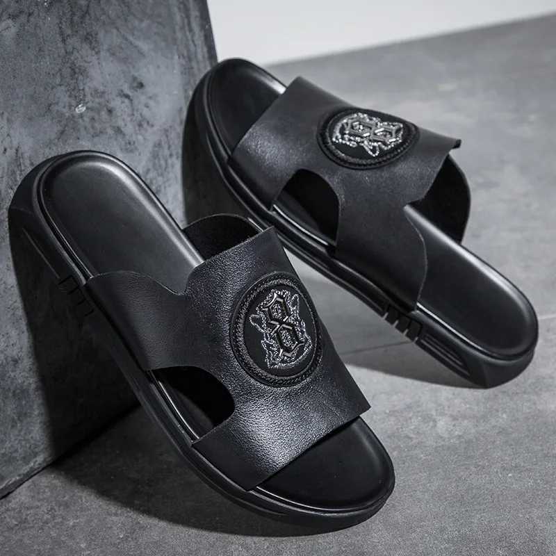 Leather outdoor slider mens slider casual leather sandals summer breathable waterproof half drag Cfy beach lazy shoes Y250320