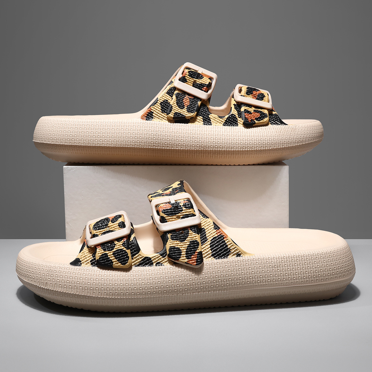 2025 New Summer Leopard Print Women's Slippers For Outdoor Leisure Single Line Drag Anti Lip Thick Sandals, Designer Foot Poop Feeling Cool Slipp