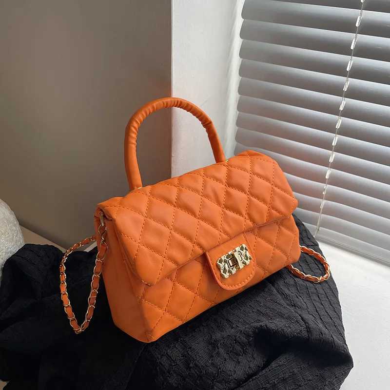 Quiltednew arrived at the fashion chain cross bag trendy texture backpack small square bag Y250319